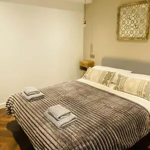 The Sanctuary, Luxury In Bath